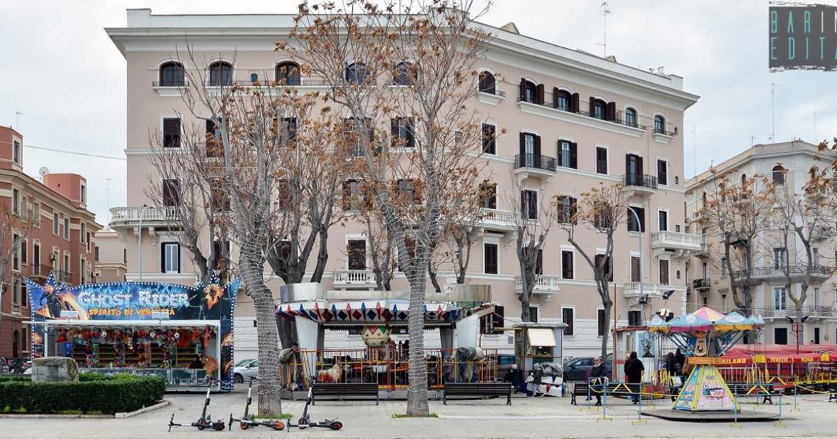 Da trent'anni allieta i bimbi con carousel e trenini: � Piazza Diaz, il "giardino delle giostre"